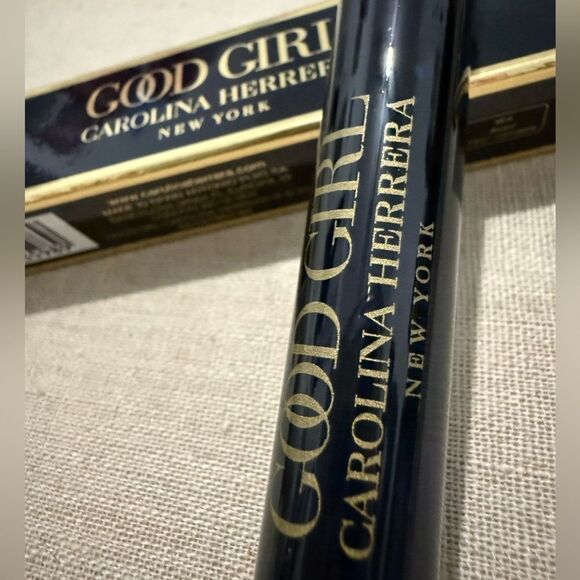 CAROLINA HERRERA GOOD GIRL EAU DE PARFUM ROLL-ON 10ML 0.34 FL OZ - Picture 7 of 17